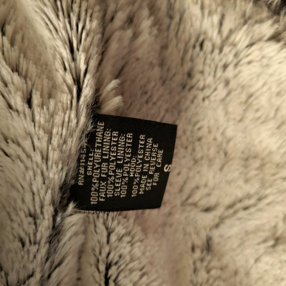 JPUJOU Leather jacket w hood and fur lining - faux Small - Picture 5 of 5